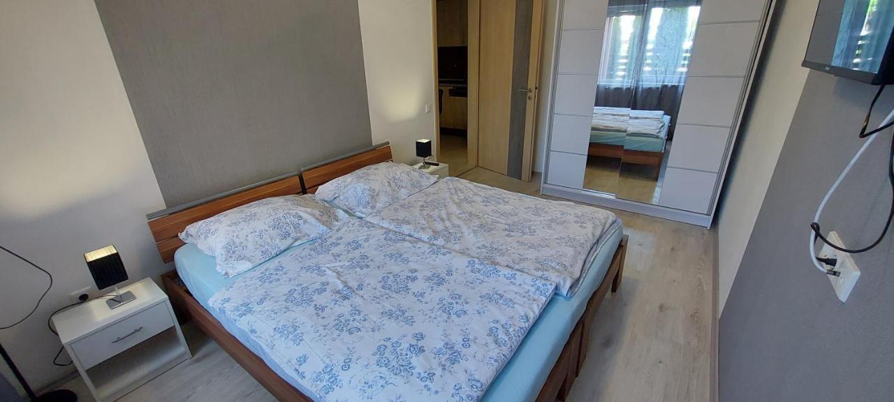 Laguna Beach Apartmanok Siófok Exterior foto